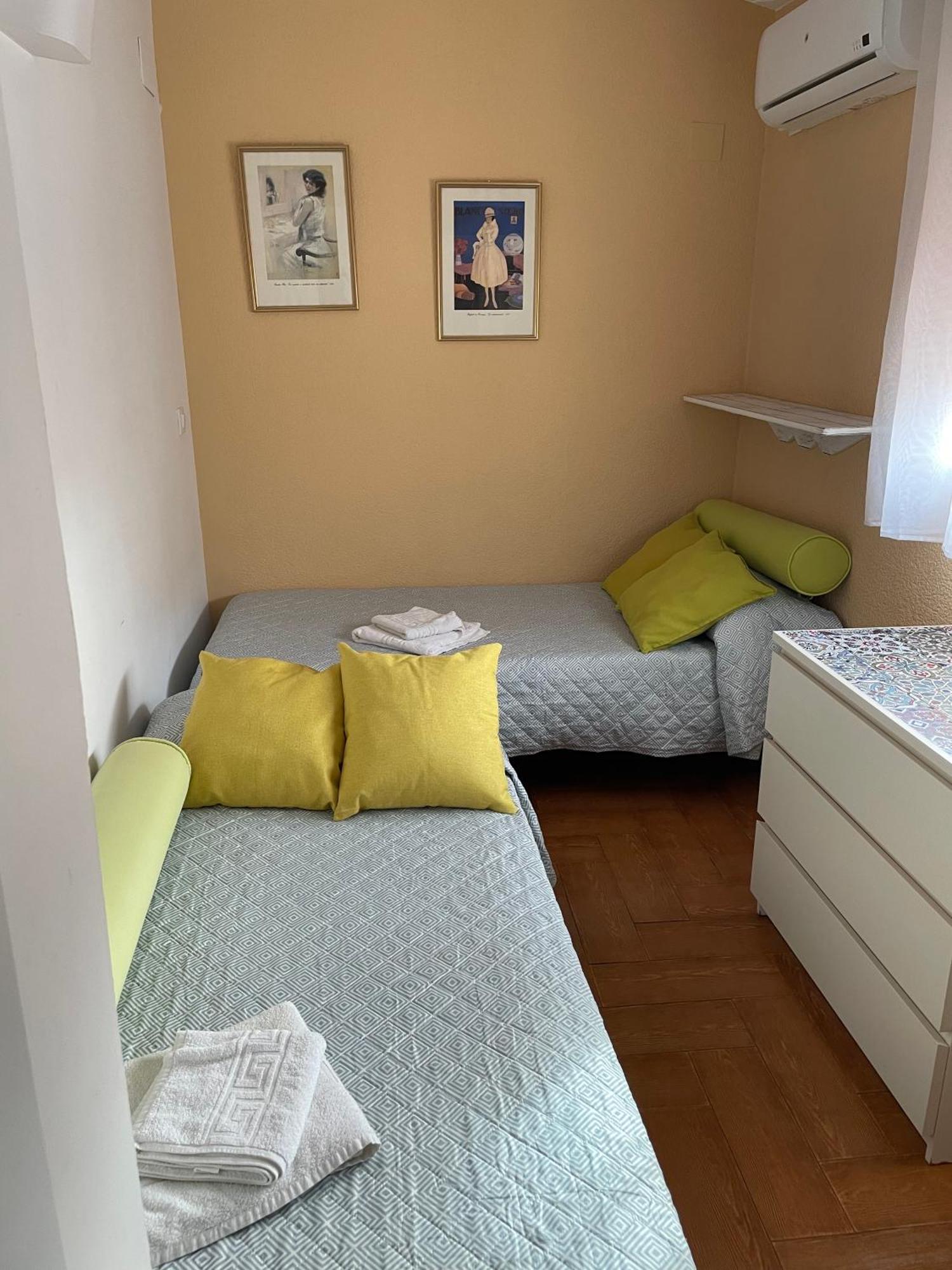 Ferienwohnung Familia Anfitriona Acoge Sevilla Exterior foto